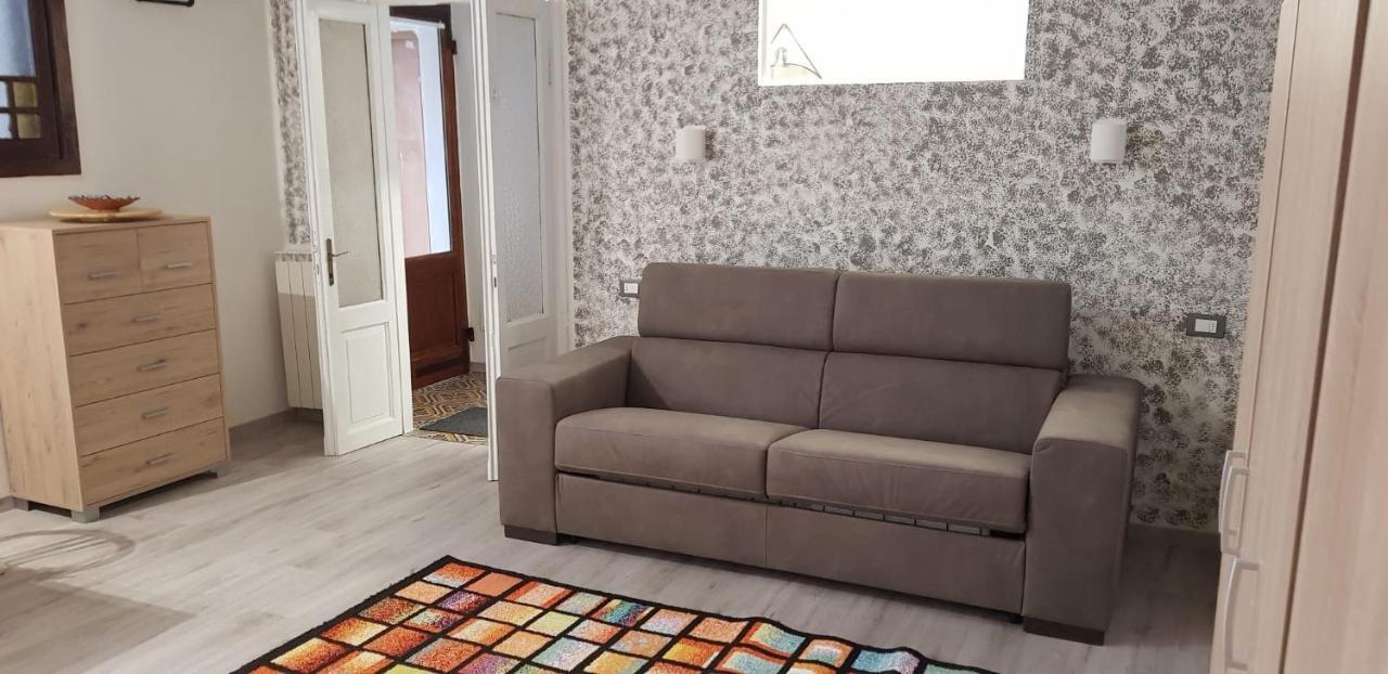 בורגומאנרו Mansarde & Suite Maison 1706 Lago Orta מראה חיצוני תמונה